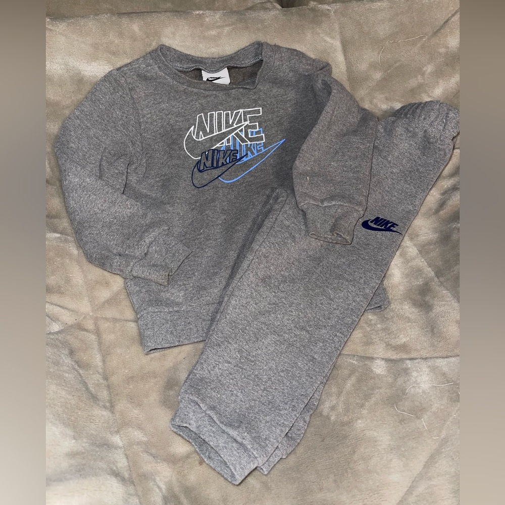 Nike sweatpants set